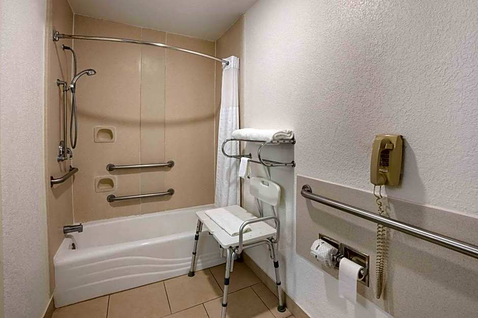 Quality Inn & Suites Clayton, NM