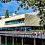 Coast Lonsdale Quay Hotel