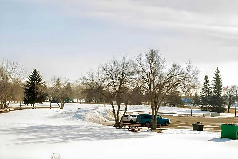 Medicine Hat Inn & Suites