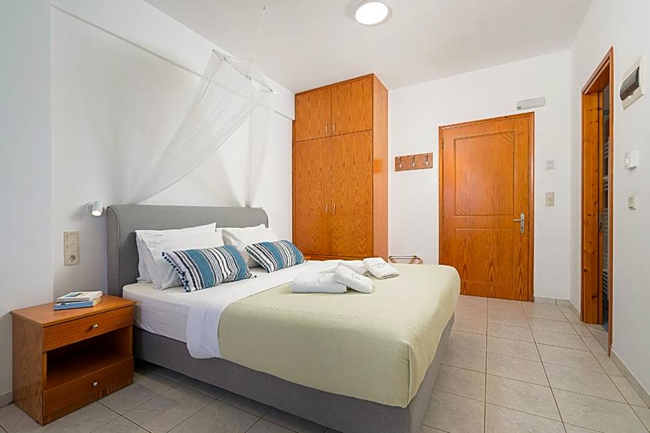 Finikas Studios & Apartments - Kalamaki Holidays