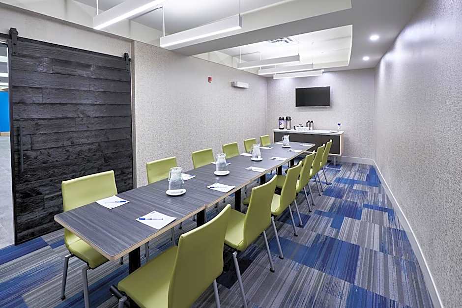 Holiday Inn Express Hotel & Suites Dieppe Airport By IHG