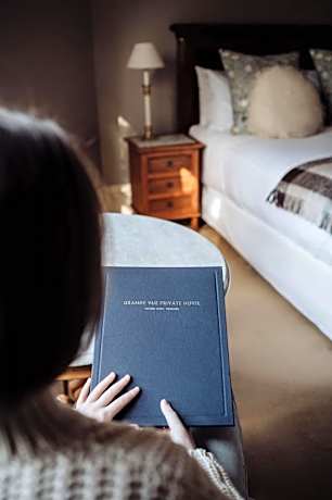 Classic Queen – The Montpellier