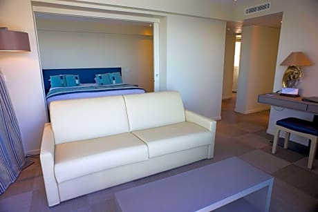 1 King Bed, Junior Suite, Sea View, Lounge Area, Balcony, Sofabed