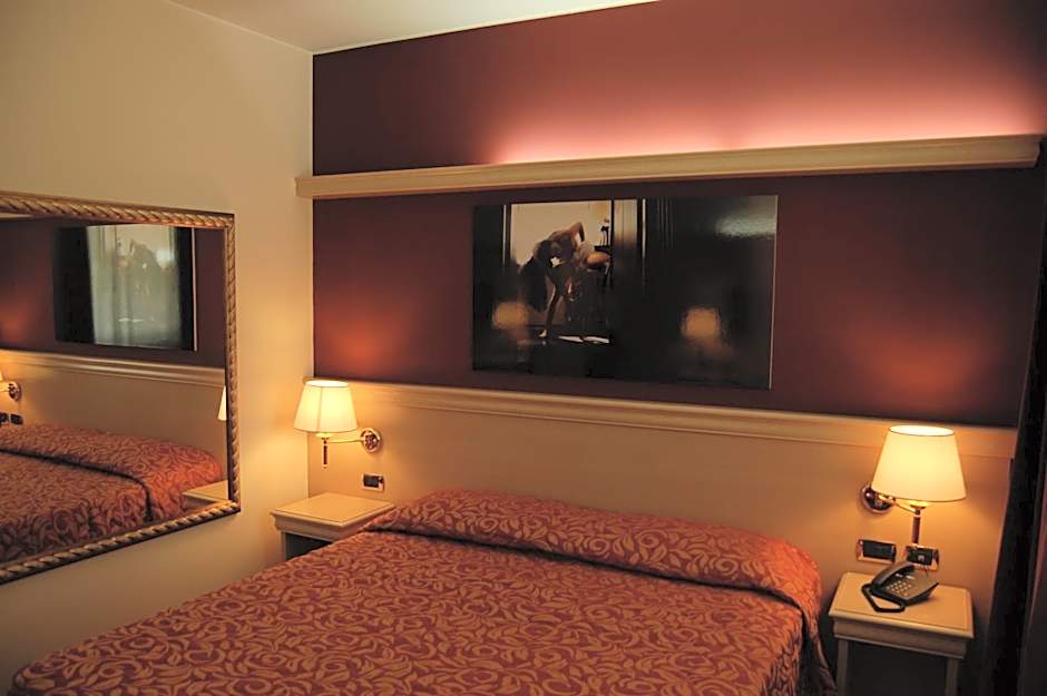 HM MotelHotel