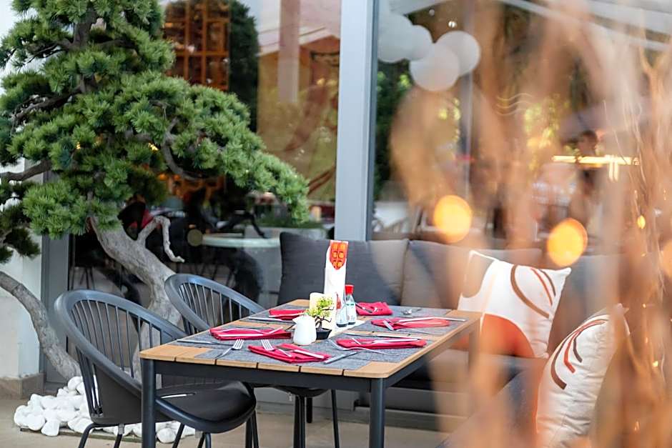 Astoria Hotel All Inclusive- Private Beach & Beach Club