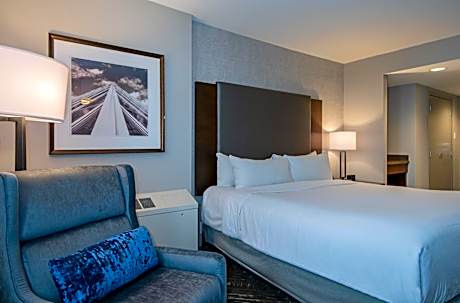 King Room - Split Level