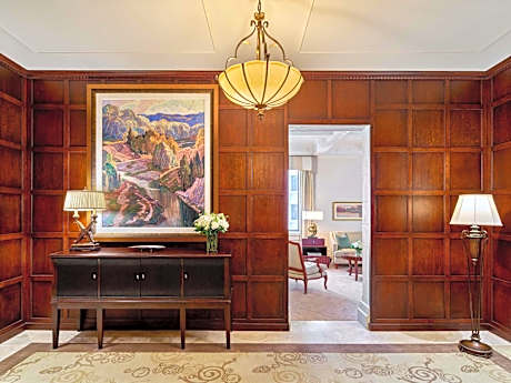 Palliser Suite One Bedroom with One King Bed - City Or Courtyard View