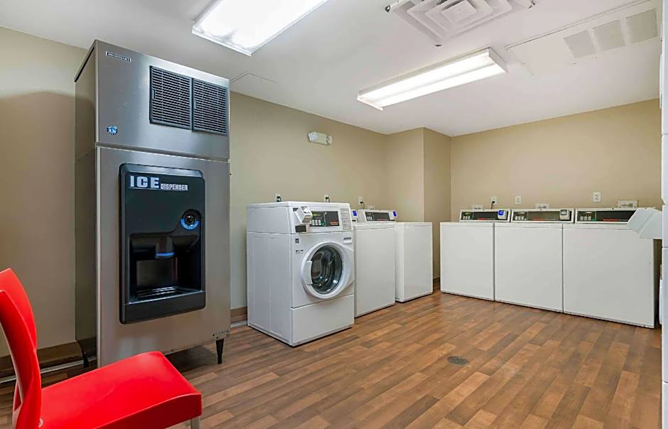 Extended Stay America - Kansas City - Country Club – Kansas City, MO