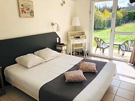 Double or Twin Room with Pool View