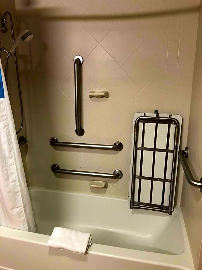 Hampton Inn By Hilton And Suites Woodstock