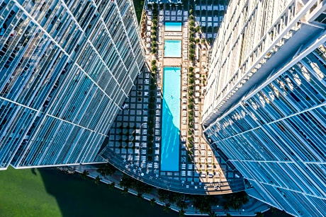 W Miami