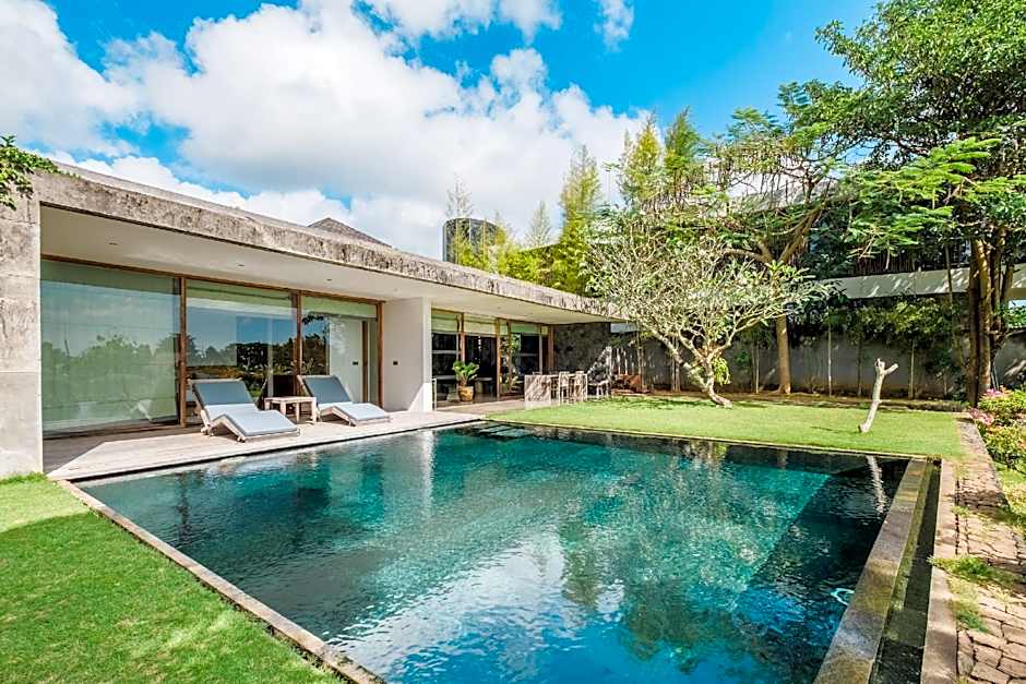 Jimbaran Balangan Beach Front Villa Nakar