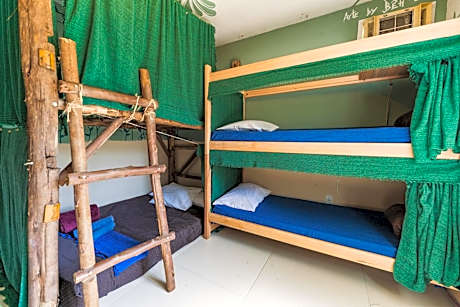 Single Bed in Mixed Dormitory Room
