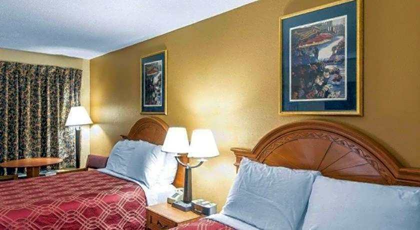 Econo Lodge Dalton West