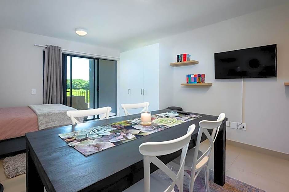 Cute and Cosy Studio Millennial 520