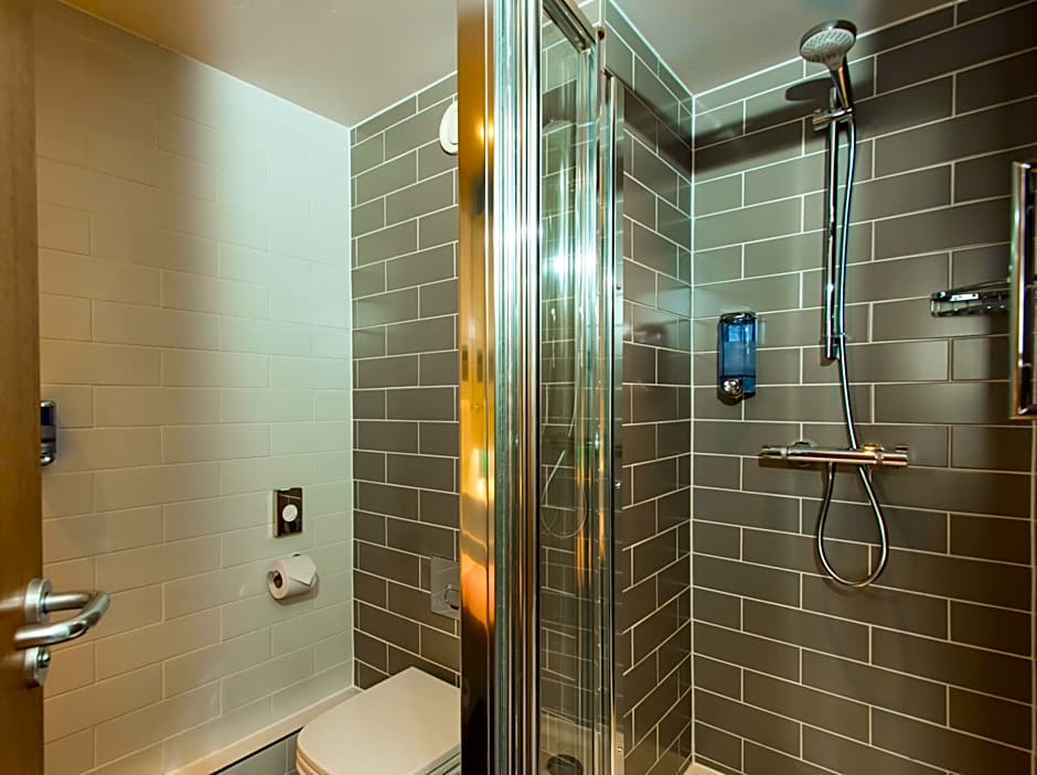 Holiday Inn Express Burton on Trent By IHG