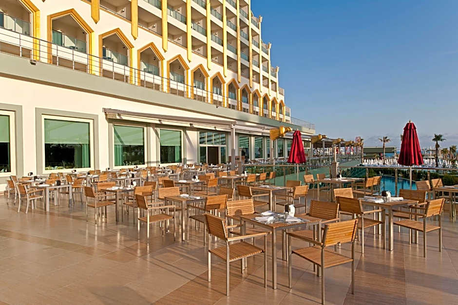 Delphin Imperial Lara