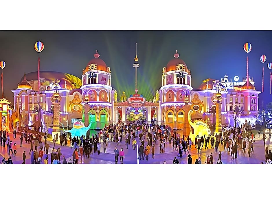 Grand Metro Park Universal Dinosaur Town Hotel