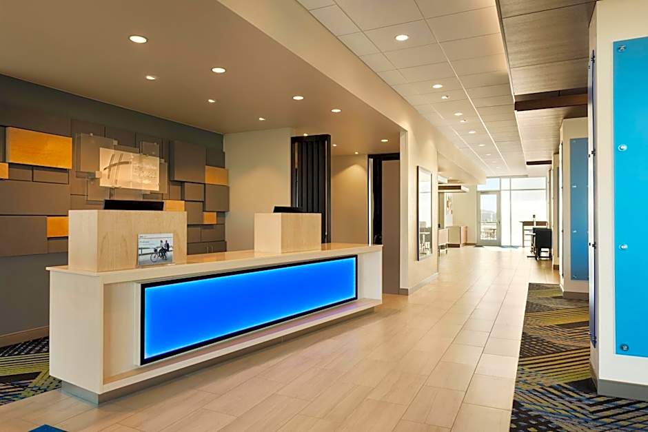 Holiday Inn Express And Suites Beaver Dam By IHG