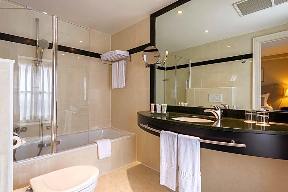 Dukes' Arches Brugge Adults only