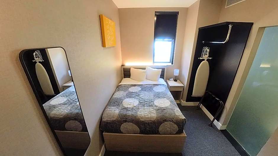 Leon Hotel