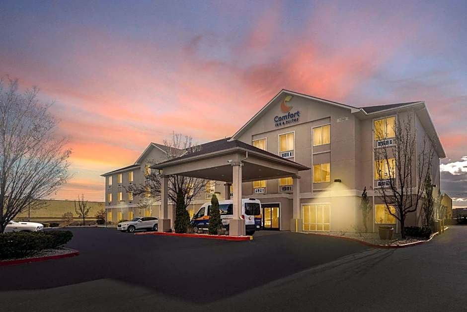 Comfort Inn & Suites Airport Convention Center