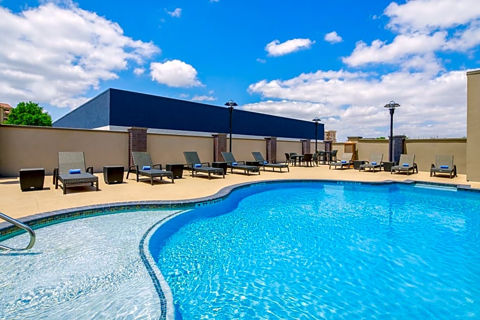 Holiday Inn Express & Suites Lubbock Central - Univ Area by IHG