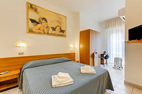 Deluxe Double Room with Sided Sea View