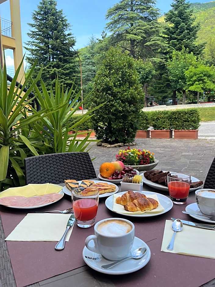 Hotel Ristorante Montenerone Il Poeta