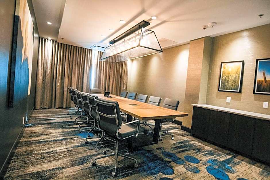 DoubleTree by Hilton Lubbock - University Area