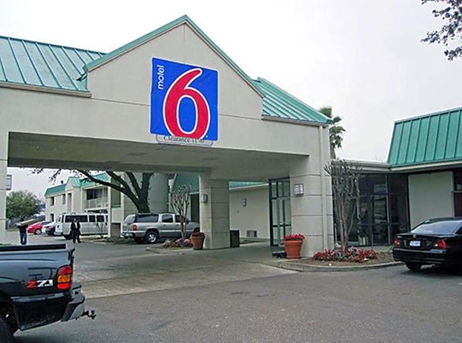 Motel 6-Houston, TX - East