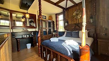 Deluxe Double Room with Bath