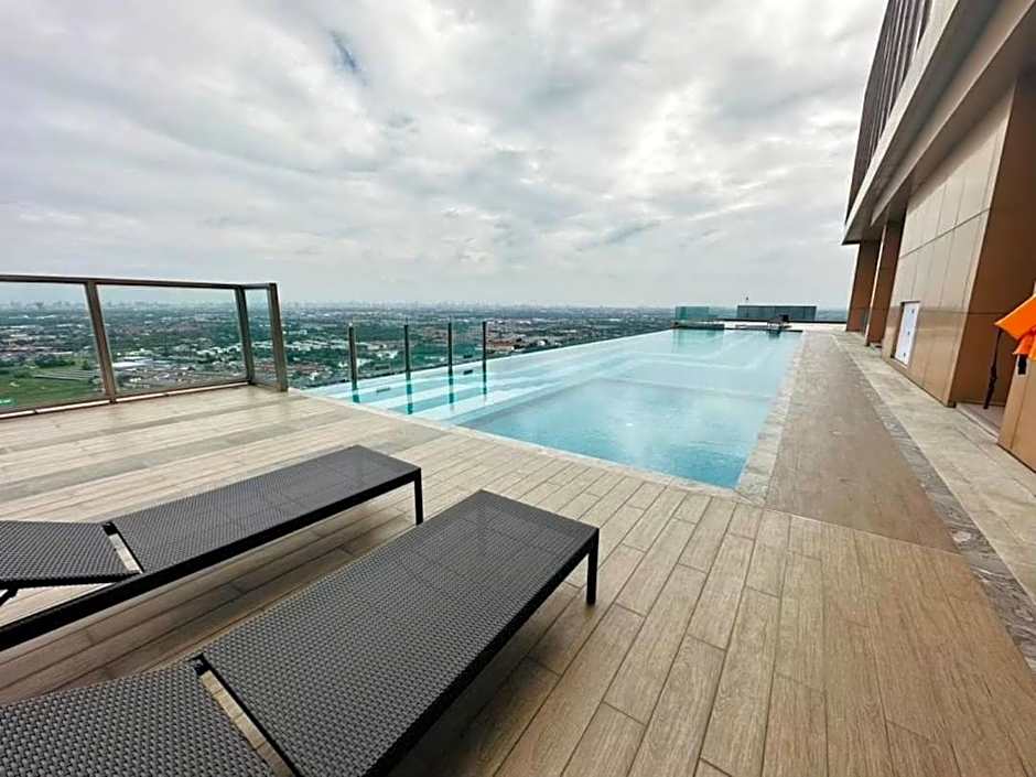 Minimal 2 BR next to IKEA, Central Westgate Bangyai