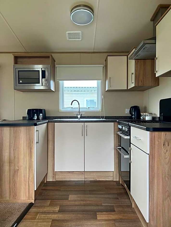 87 Lancaster Crescent