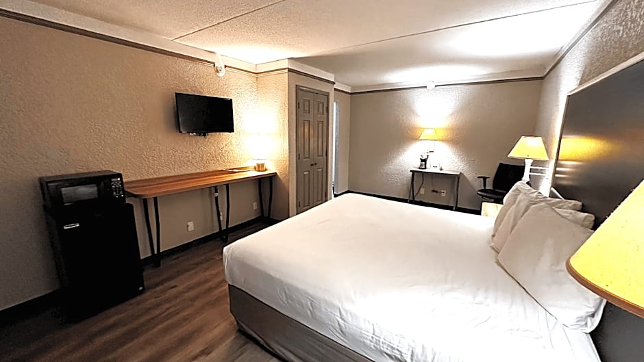 Days Inn by Wyndham Sulphur West