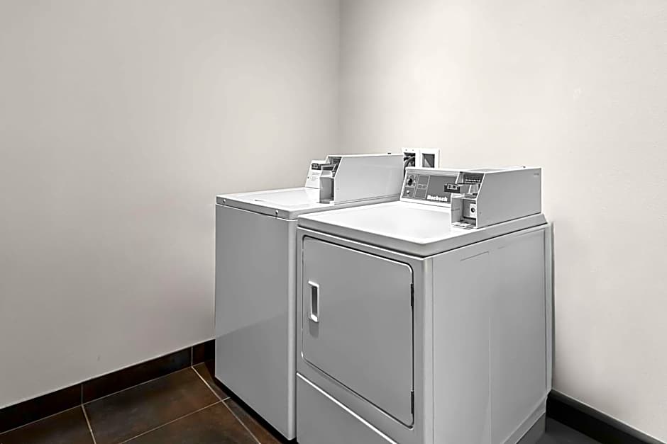 Best Western Legacy Inn & Suites Beloit/South Beloit