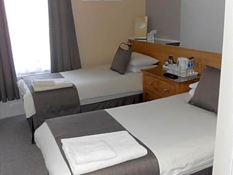 Twin Room with Private Bathroom