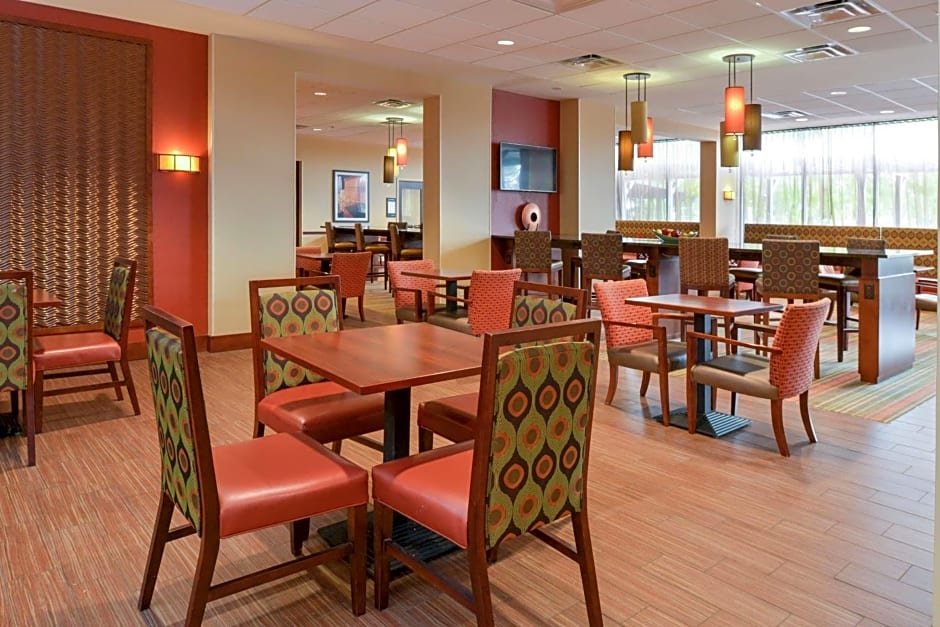 Hampton Inn By Hilton Frederick