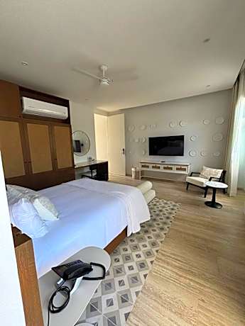 Junior Suite with Balcony