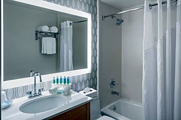 Holiday Inn Express New York-Brooklyn – New York, NY
