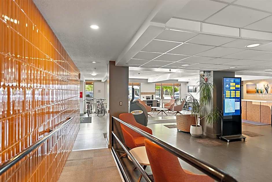 Days Inn by Wyndham Victoria Airport Sidney