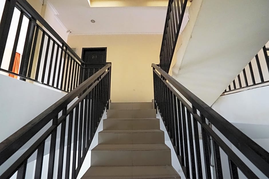 OYO 306 Koen Residence Near RS Gandaria