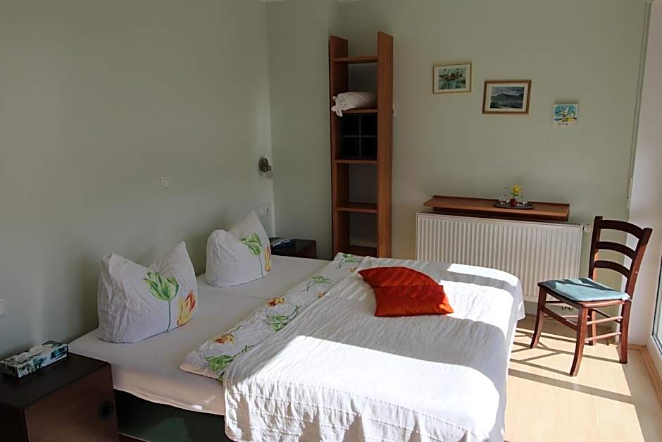 Gastehaus Weingut Rossler