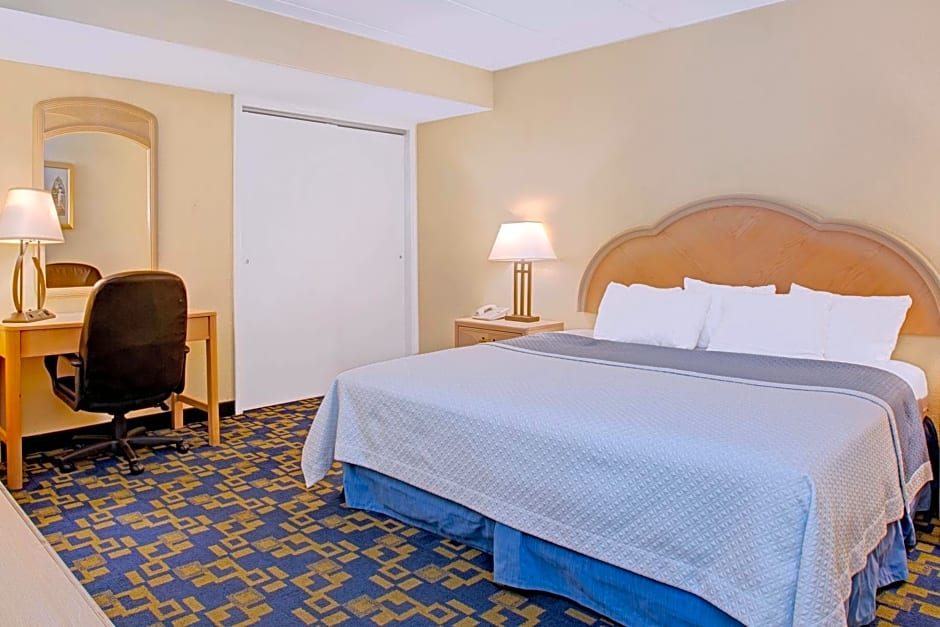 Days Inn by Wyndham East Windsor/Hightstown