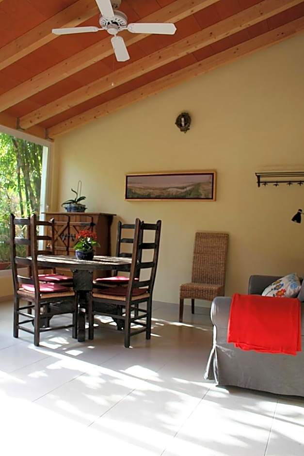 Casa Antiquary - Albergue Turístico