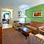 Holiday Inn Express & Suites Niagara Falls