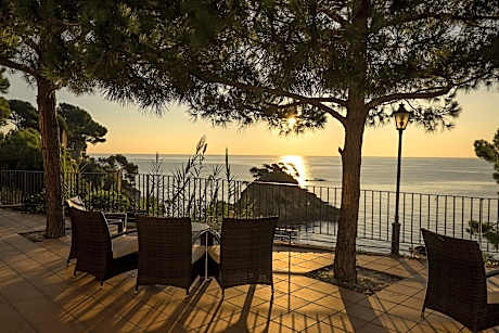 Superior Room, Balcony, Sea View (1 Double Bed)