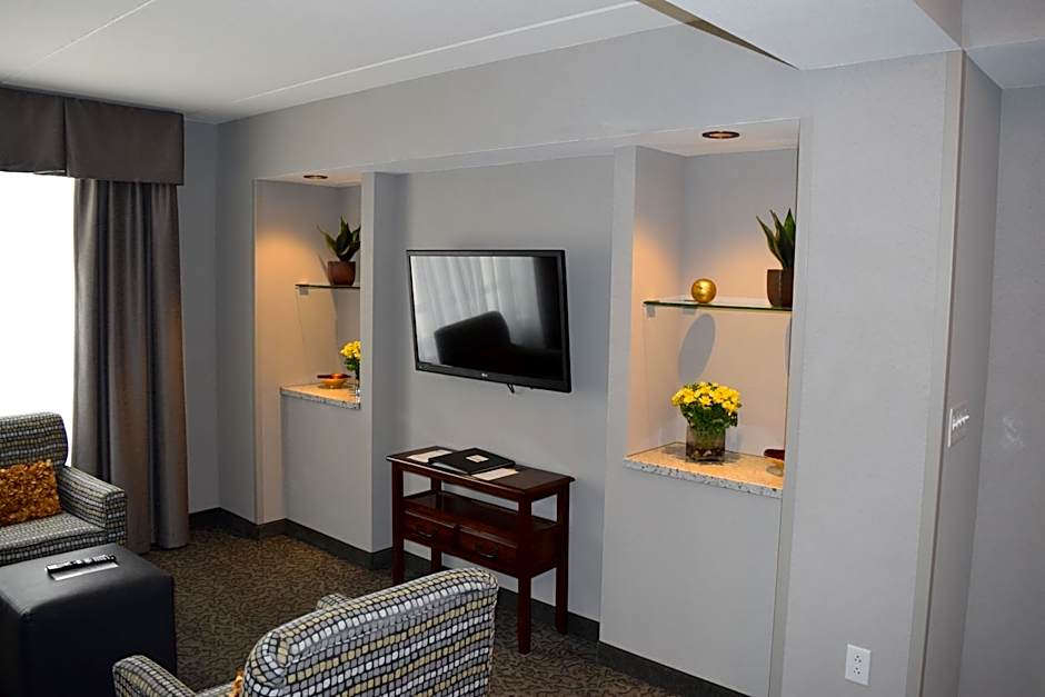 Holiday Inn and Suites East Peoria By IHG