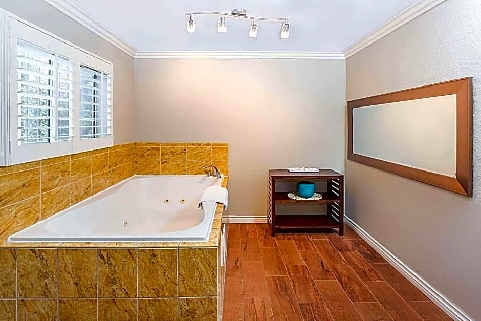 Casa Blanca Hotel & Suites Orange