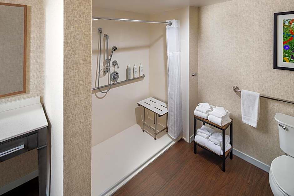 Hampton Inn & Suites Asheville Airport